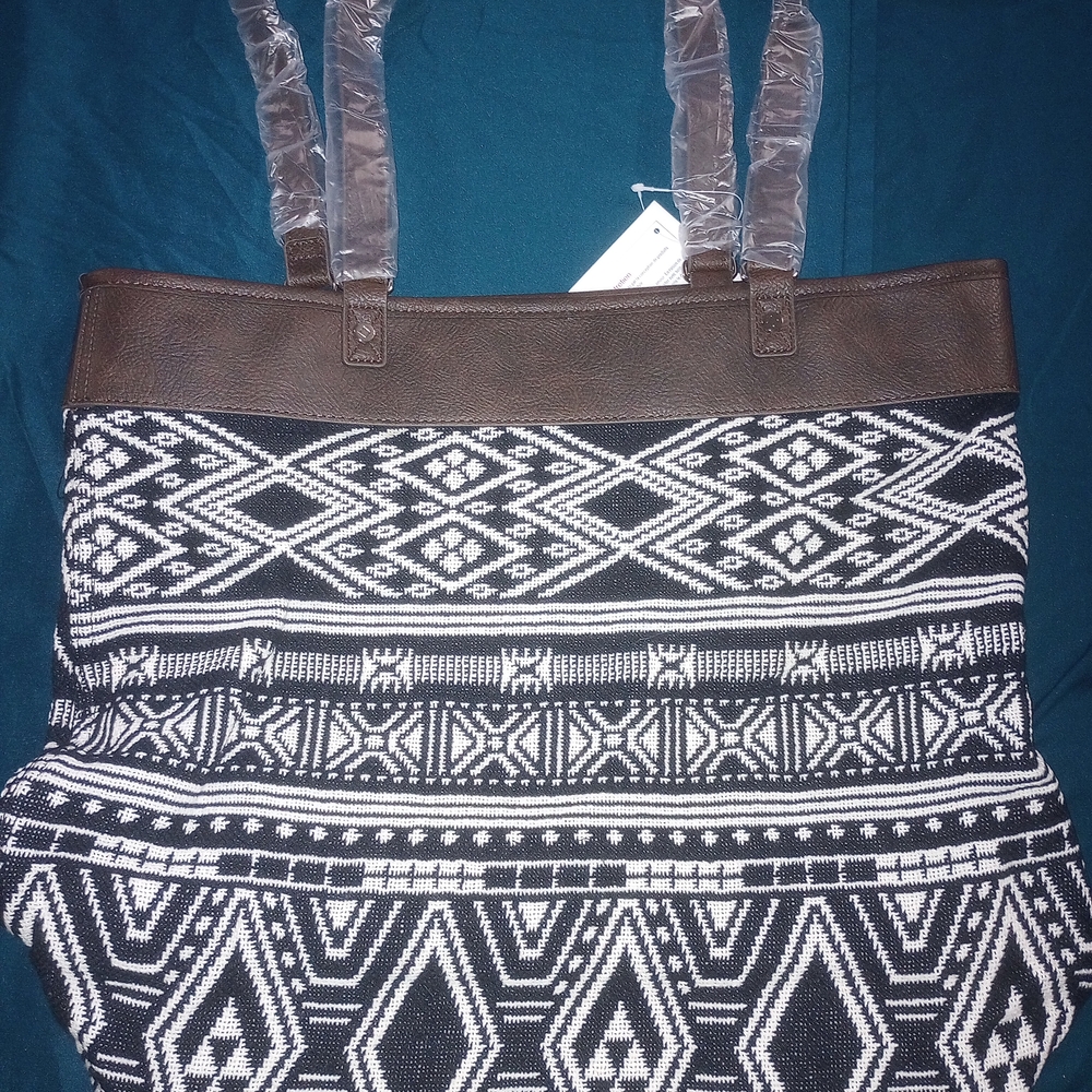 Bundle Thirty-One Black and White Geometric  Bag with Card Holder And Rubi